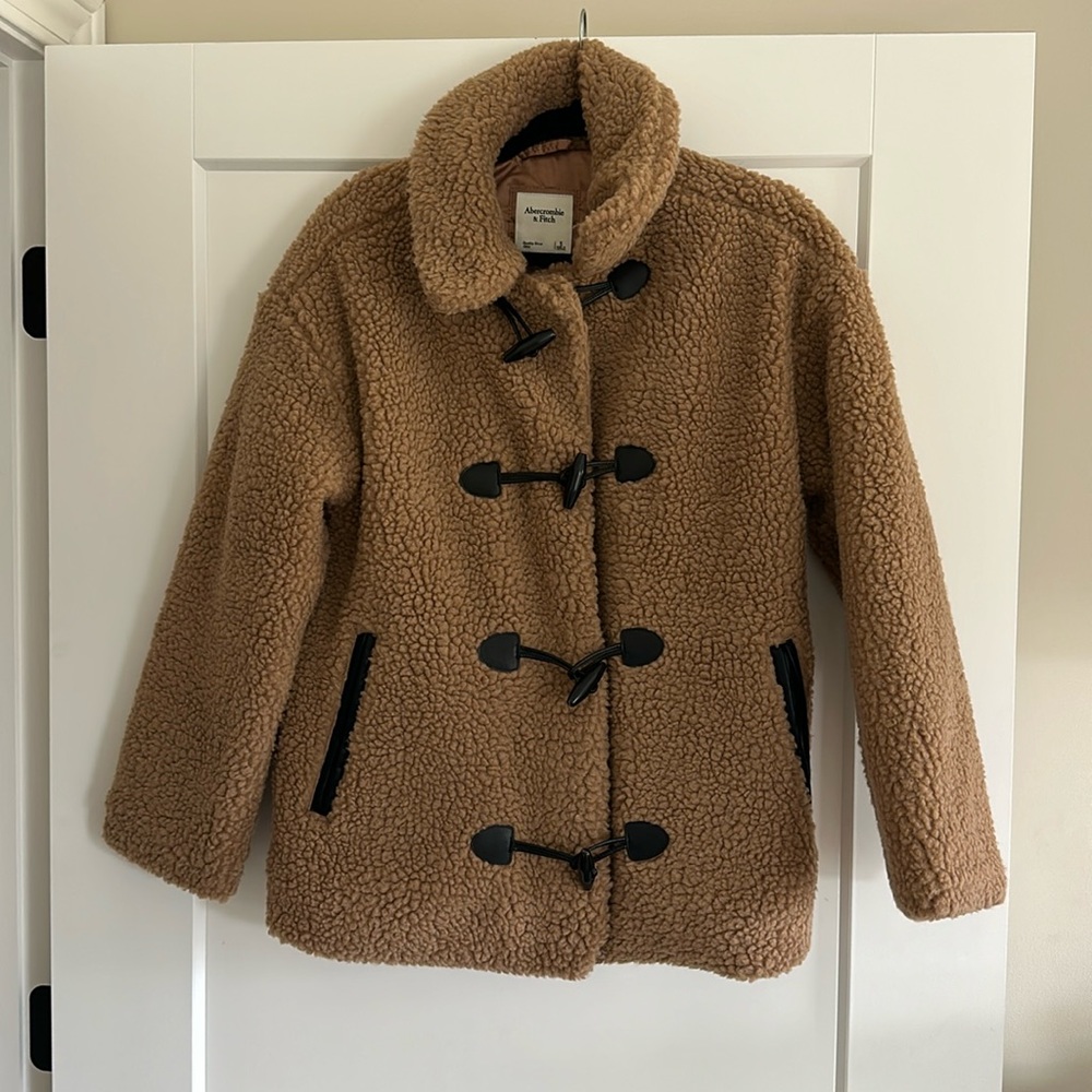 NWT Abercrombie Sherpa Coat, size small